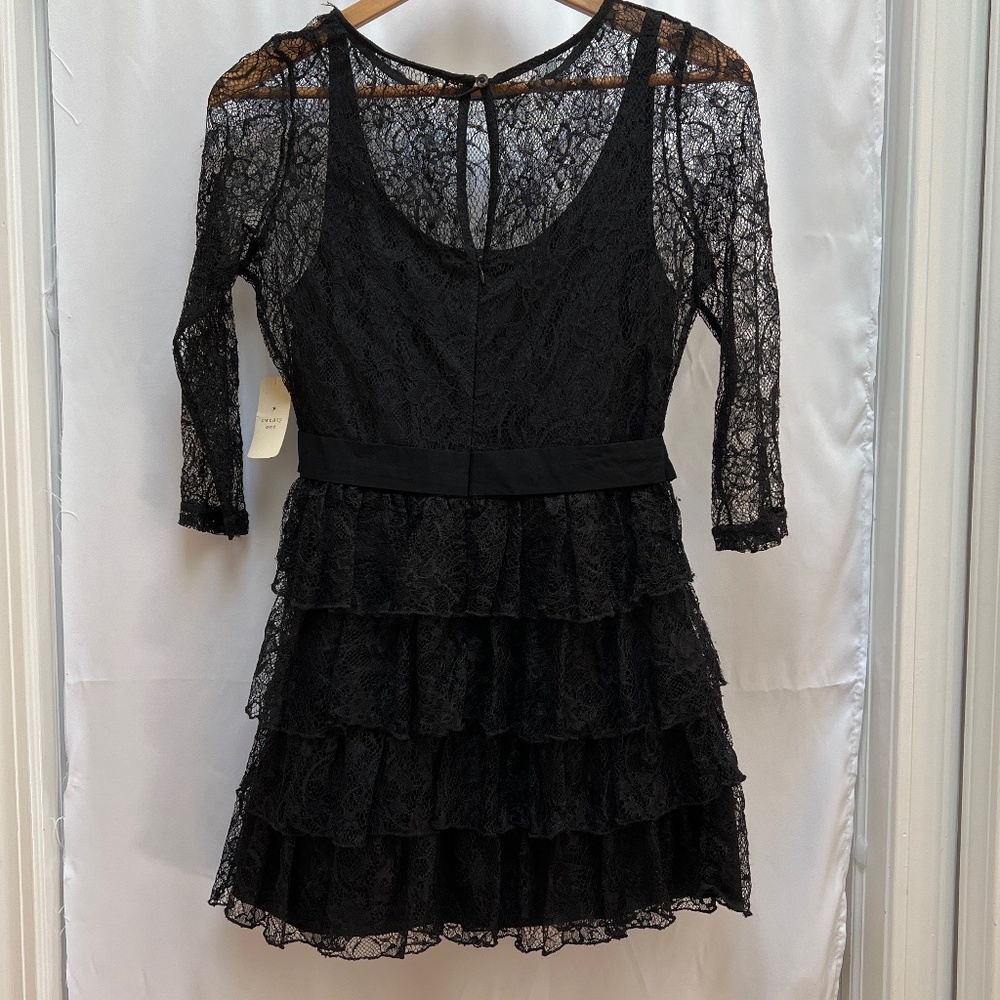 NWT Forever 21 Black Ruffled Lace Mini Dress (M) - Picture 2 of 7
